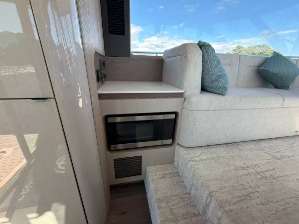 2027 Cruisers Yachts 50 FLY detail image 23