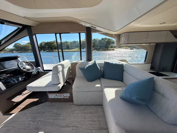 2027 Cruisers Yachts 50 FLY detail image 27
