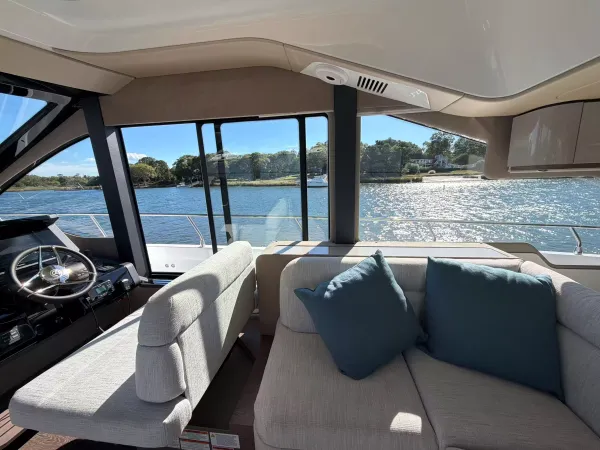 2027 Cruisers Yachts 50 FLY detail image 28