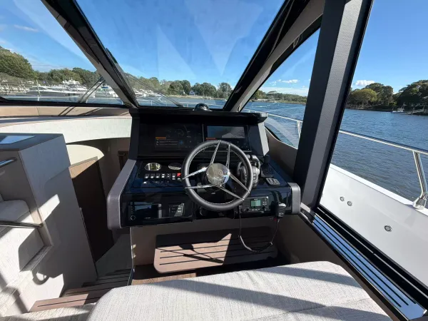 2027 Cruisers Yachts 50 FLY detail image 30