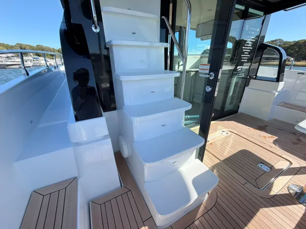2027 Cruisers Yachts 50 FLY detail image 39