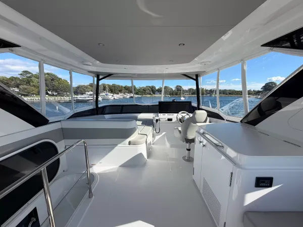 2027 Cruisers Yachts 50 FLY detail image 43