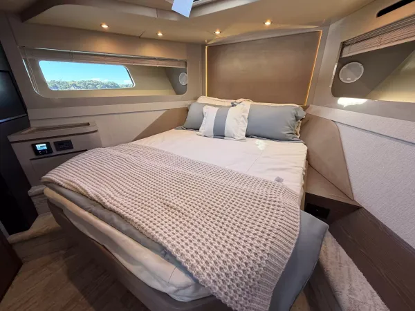 2027 Cruisers Yachts 50 FLY detail image 53