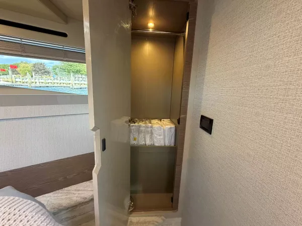 2027 Cruisers Yachts 50 FLY detail image 56
