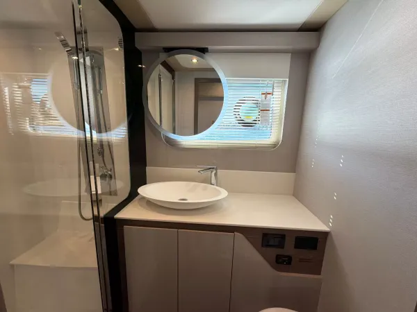 2027 Cruisers Yachts 50 FLY detail image 68
