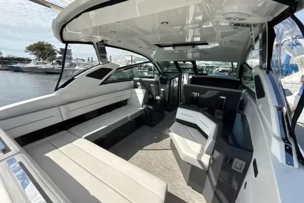 2021 Cobalt A36 detail image 7