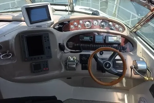 2001 Sea Ray 380 SUNDANCER detail image 24
