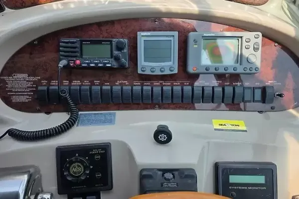 2001 Sea Ray 380 SUNDANCER detail image 27