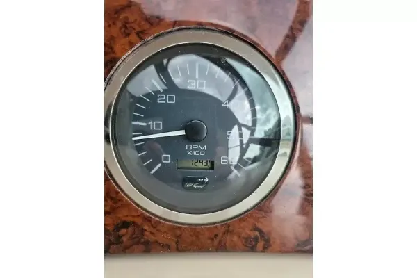 2001 Sea Ray 380 SUNDANCER detail image 31