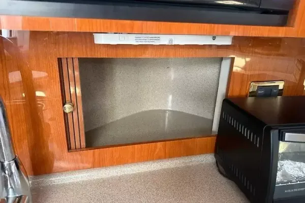 2001 Sea Ray 380 SUNDANCER detail image 38