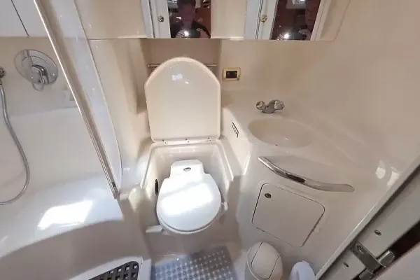 2001 Sea Ray 380 SUNDANCER detail image 52