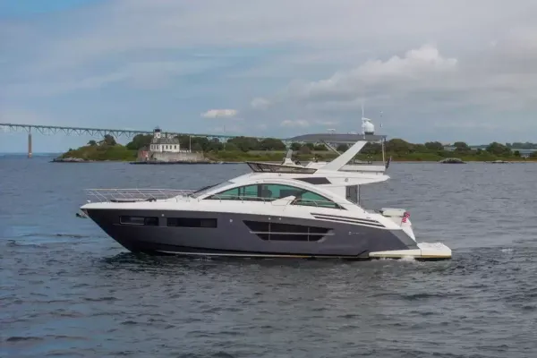 2018 Cruisers Yachts 60 FLY detail image 0