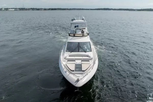 2018 Cruisers Yachts 60 FLY detail image 2