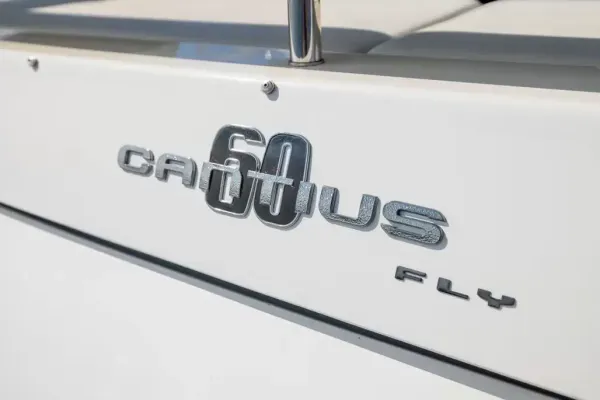 2018 Cruisers Yachts 60 FLY detail image 5