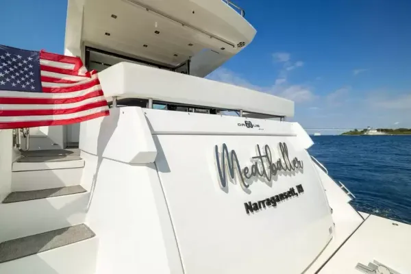 2018 Cruisers Yachts 60 FLY detail image 7