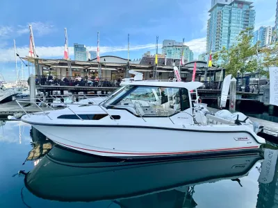 Pre-Owned 2020 Boston whaler 325 Conquest for Sale | Vancouver, BC | M&P Yacht Centre | 6ac6861e7c52e6089b0ec7f1
