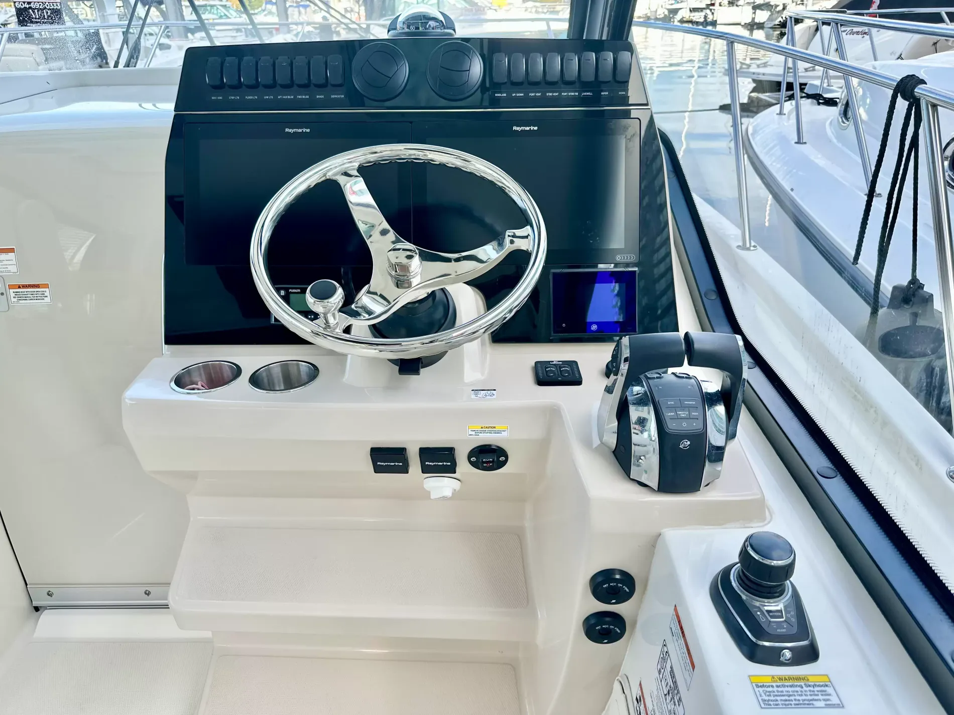 Pre-Owned 2020 Boston whaler 325 Conquest for Sale | Vancouver, BC | M&P Yacht Centre | 6ac6861e7c52e6089b0ec7f1