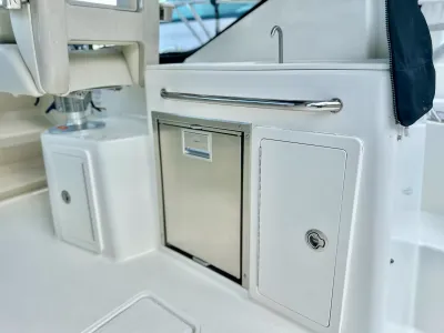 Pre-Owned 2020 Boston whaler 325 Conquest for Sale | Vancouver, BC | M&P Yacht Centre | 6ac6861e7c52e6089b0ec7f1