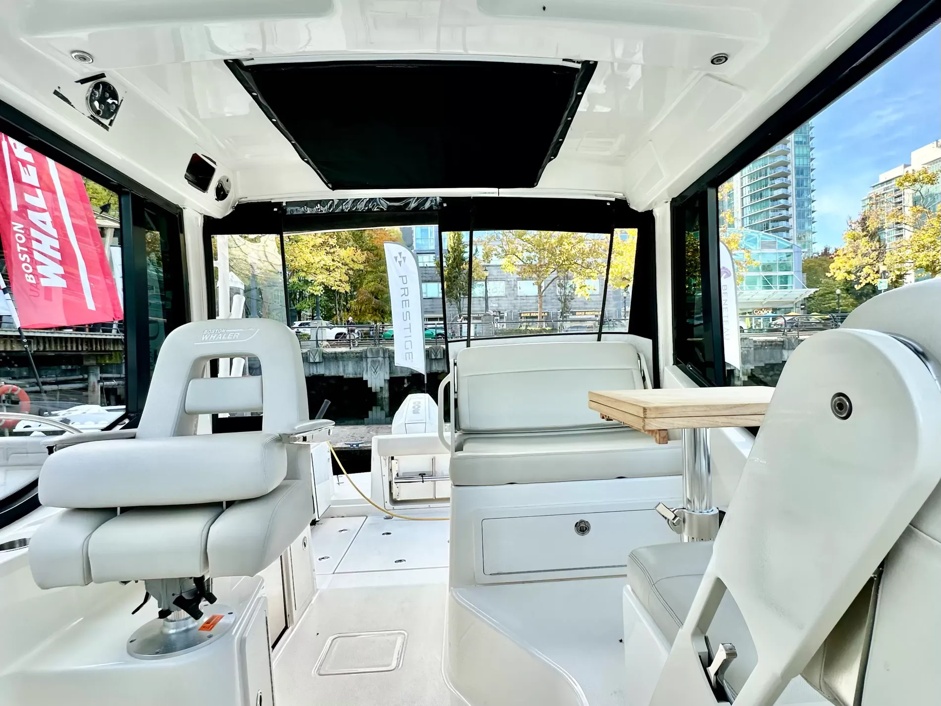 Pre-Owned 2020 Boston whaler 325 Conquest for Sale | Vancouver, BC | M&P Yacht Centre | 6ac6861e7c52e6089b0ec7f1