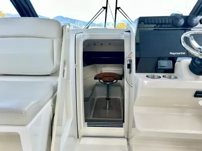Pre-Owned 2020 Boston whaler 325 Conquest for Sale | Vancouver, BC | M&P Yacht Centre | 6ac6861e7c52e6089b0ec7f1