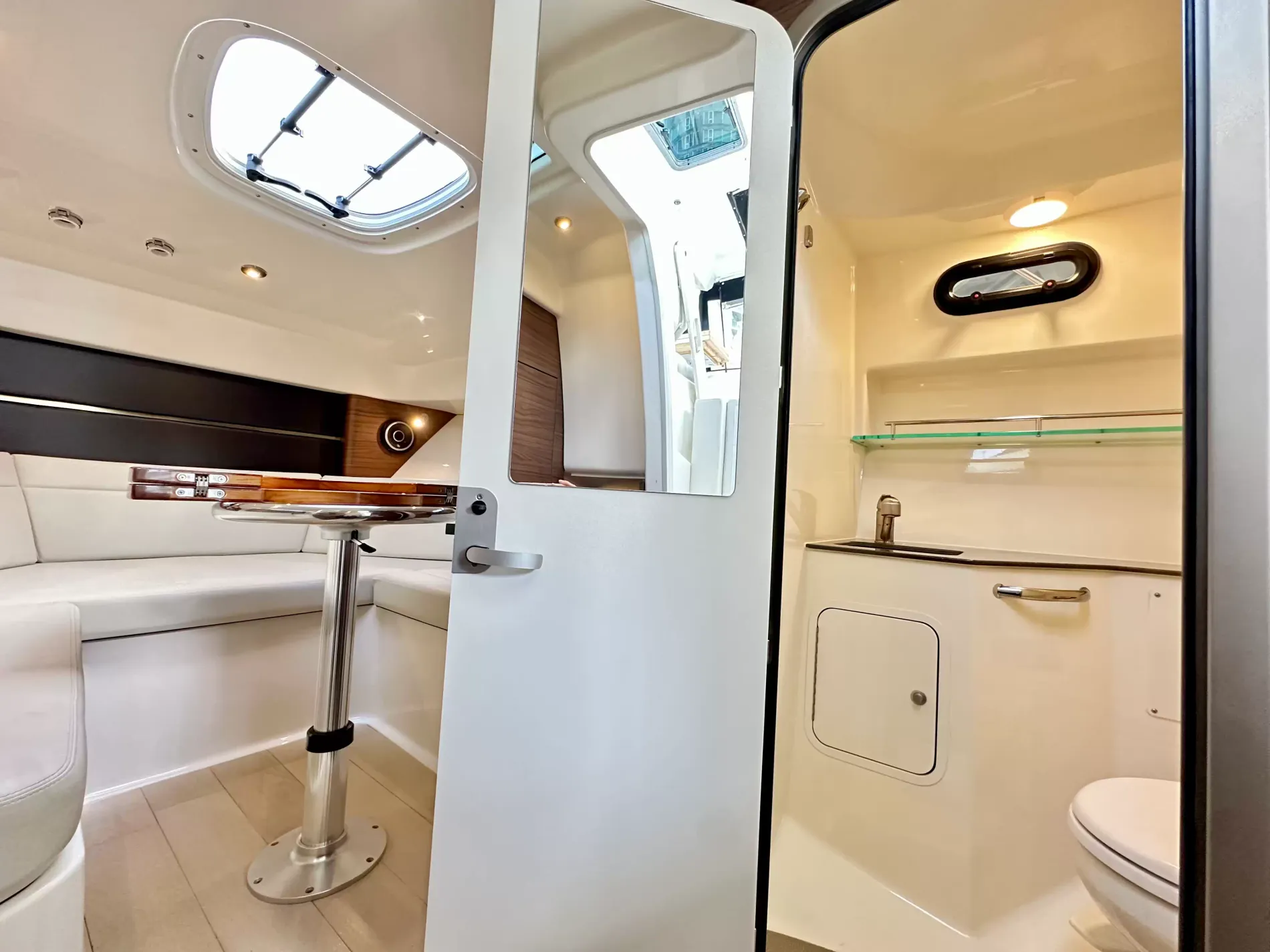 Pre-Owned 2020 Boston whaler 325 Conquest for Sale | Vancouver, BC | M&P Yacht Centre | 6ac6861e7c52e6089b0ec7f1