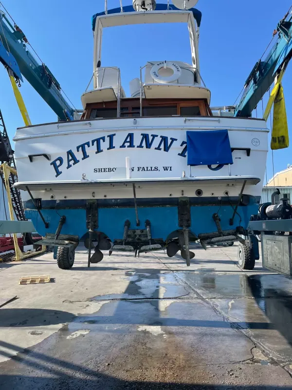 Bayliner 3218 Motor Yacht 1988-6