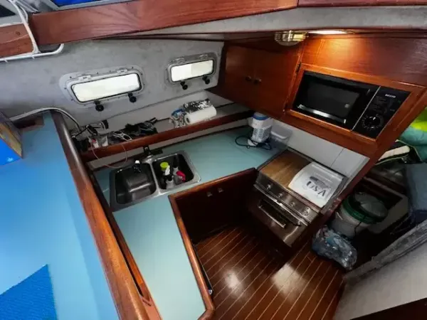 Bayliner 3218 Motor Yacht 1988-7