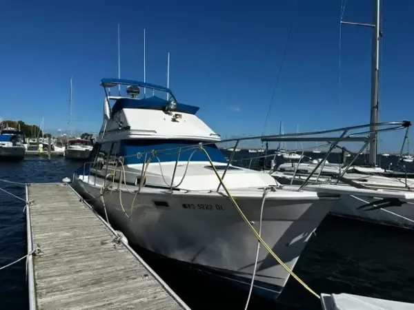 Bayliner 3218 Motor Yacht 1988-13
