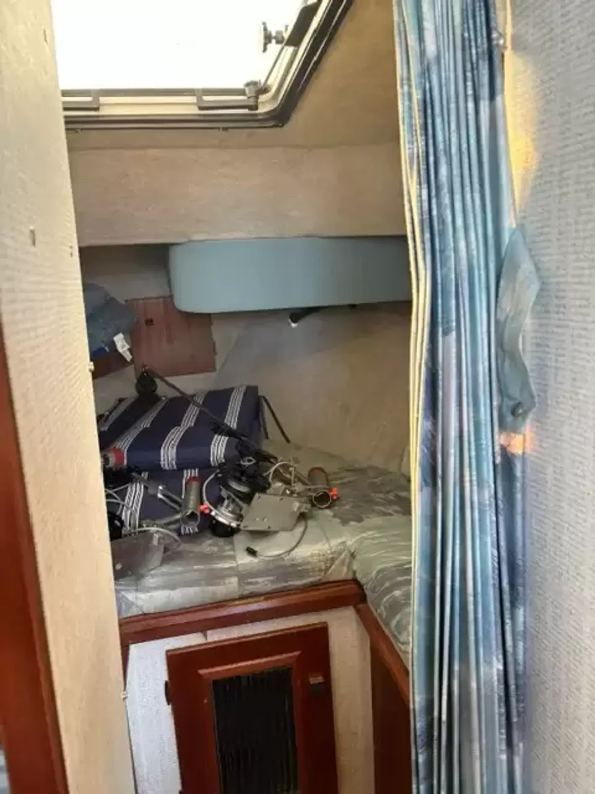 dummy-boat-img