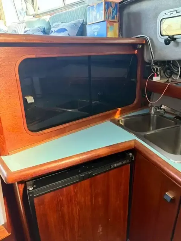 Bayliner 3218 Motor Yacht 1988-17