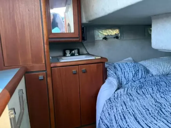 Bayliner 3218 Motor Yacht 1988-21
