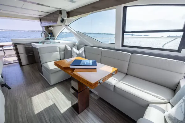 2018 Cruisers Yachts 60 FLY detail image 33