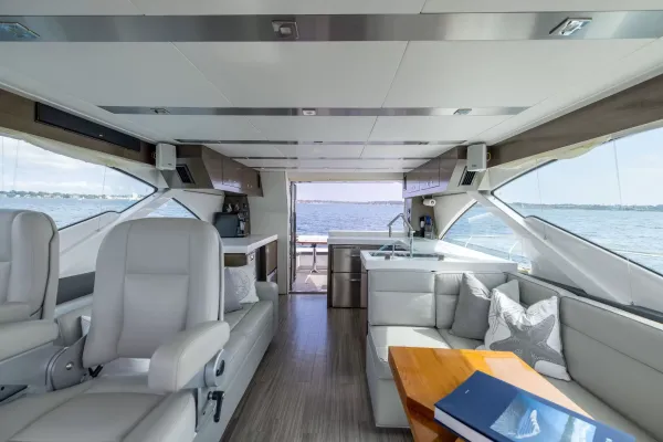 2018 Cruisers Yachts 60 FLY detail image 34