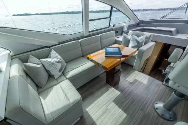2018 Cruisers Yachts 60 FLY detail image 35