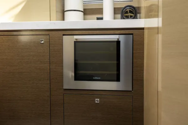 2018 Cruisers Yachts 60 FLY detail image 42