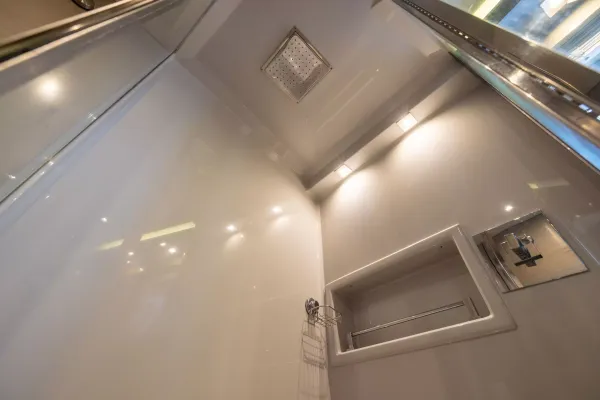 2018 Cruisers Yachts 60 FLY detail image 51