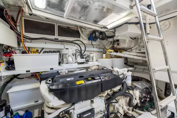 2018 Cruisers Yachts 60 FLY detail image 75