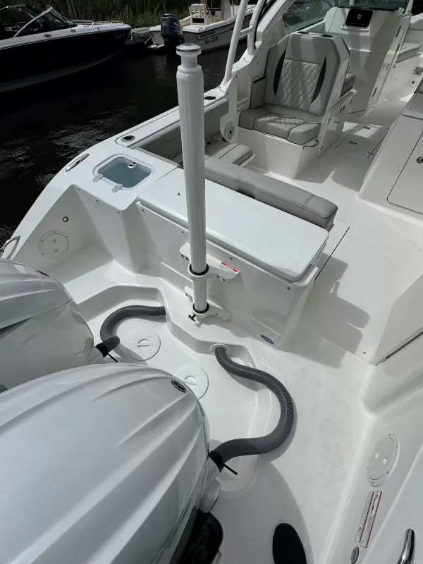 2027 Pursuit DC 266 detail image 10
