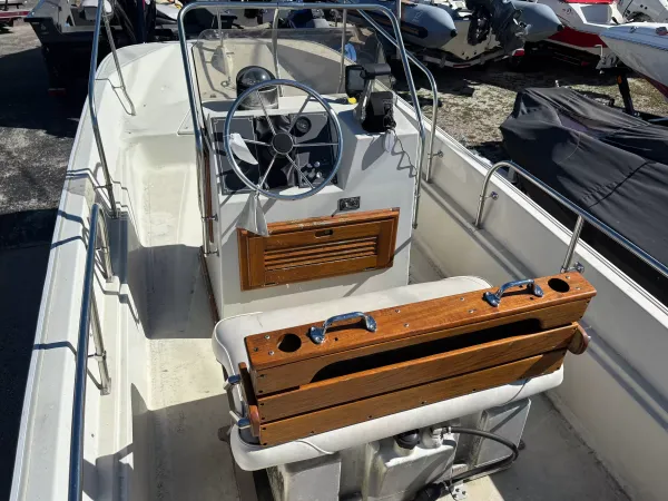 1989 Boston Whaler 17 Montauk-6