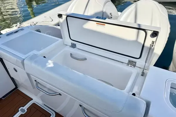 2023 Pursuit OS 355 detail image 8