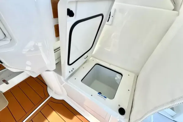 2023 Pursuit OS 355 detail image 24