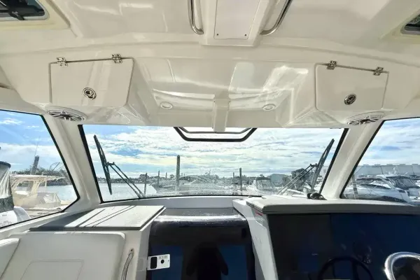 2023 Pursuit OS 355 detail image 25