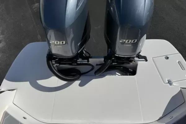 2018 Regal 29 OBX detail image 3