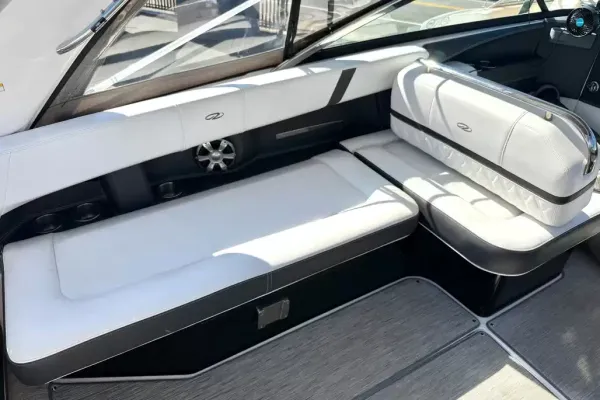 2018 Regal 29 OBX detail image 13