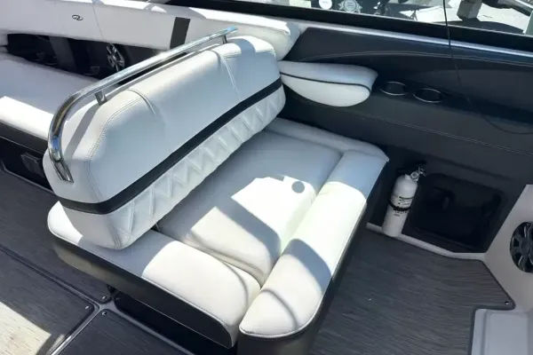 2018 Regal 29 OBX detail image 18