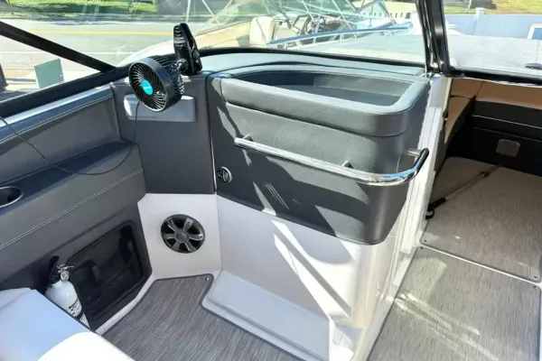2018 Regal 29 OBX detail image 20