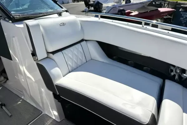 2018 Regal 29 OBX detail image 32