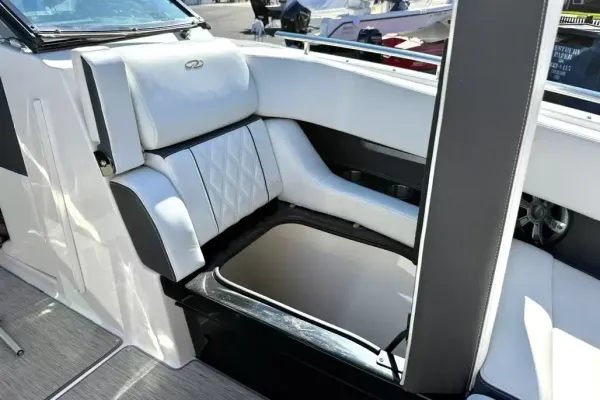 2018 Regal 29 OBX detail image 33