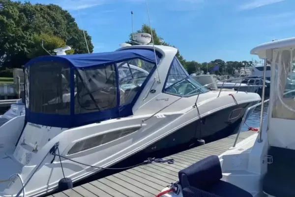 2011 Sea Ray SUNDANCER 350 detail image 1