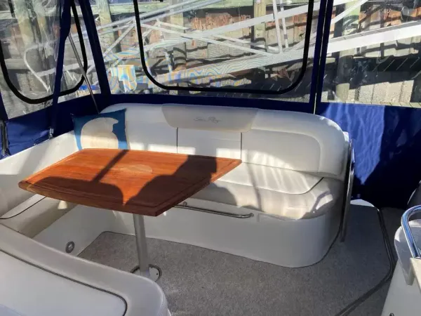 2011 Sea Ray SUNDANCER 350 detail image 4